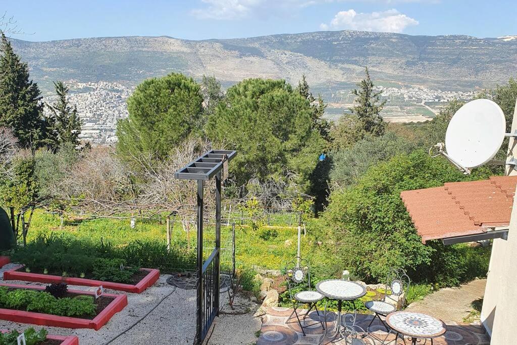 מכמנים הבית ליד הבוסתן מראה חיצוני תמונה
